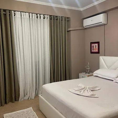 Condor Center Luxury 3 Apartamento *